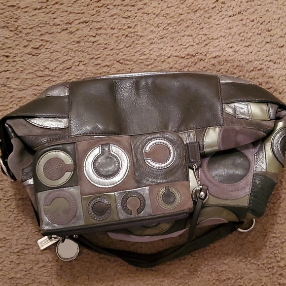 Grey patchwork Coach purse & matching wristle - Picture 3 of 7